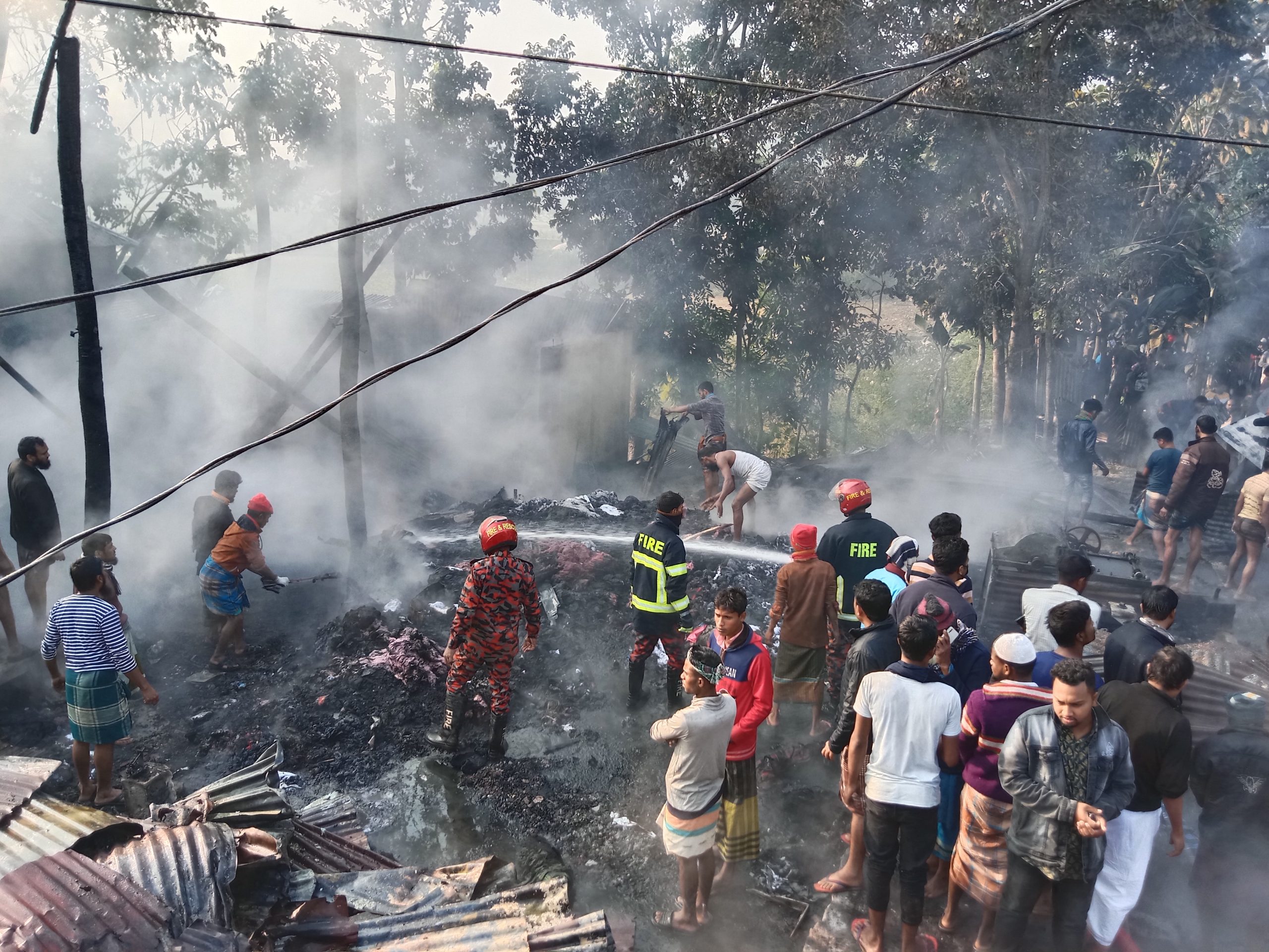 ধোবাউড়ায় পোড়াকান্দুলিয়া বাজারে আগুনে কোটি টাকার ক্ষয়ক্ষতি