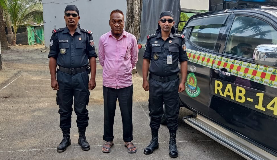 ময়মনসিংহে চাঞ্চল্যকর অবসরপ্রাপ্ত সেনা সদস্য হত্যা মামলার প্রধান আসামি র‌্যাবের হাতে আটক