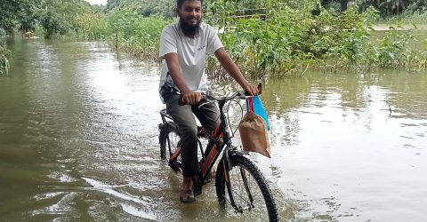 জলমগ্ন মোহনগঞ্জের তেতুলিয়া সড়ক