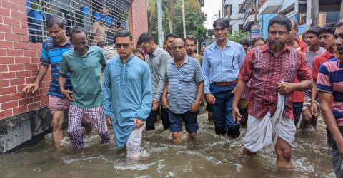 মসিকের জলাবদ্ধতা পরিস্থিতি সমাধানে পরিদর্শনে মেয়র টিটু